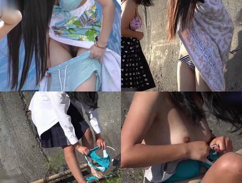 海辺の外で着替える女の子達②