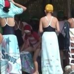 浜辺の汗ばむジュニアの水着　③