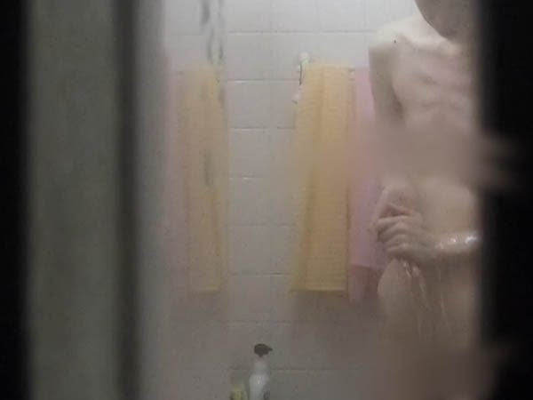 【お風呂】キュートなちっぱいにパ◯パンのスレンダーお姉さんのお風呂タイム♪