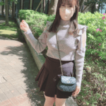 【ハメ撮り晒します】可愛い見た目に反してエッチで荒稼ぎするガチJDとセックス交渉成立！パイパンマンコに生チンポぶち込んでガッツリ中出し清算してきましたｗ