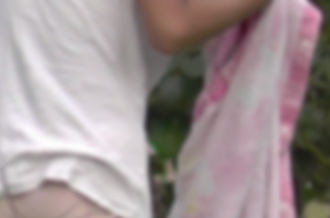 木陰でお着替えS