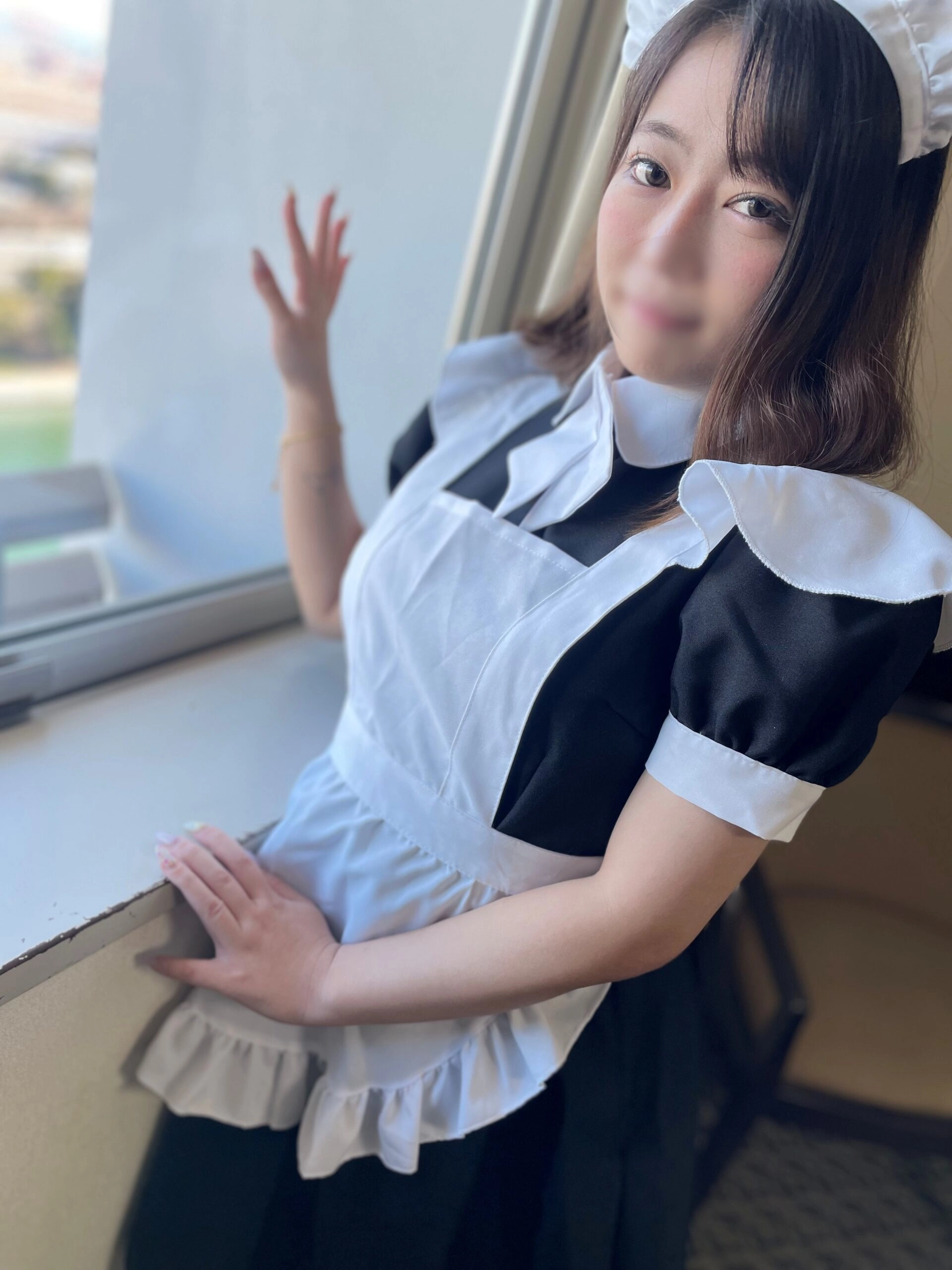 【パパ活**】超積極的で小柄な可愛いノーパンメイドちゃんによる、たっぷりご奉仕中出しセックス！