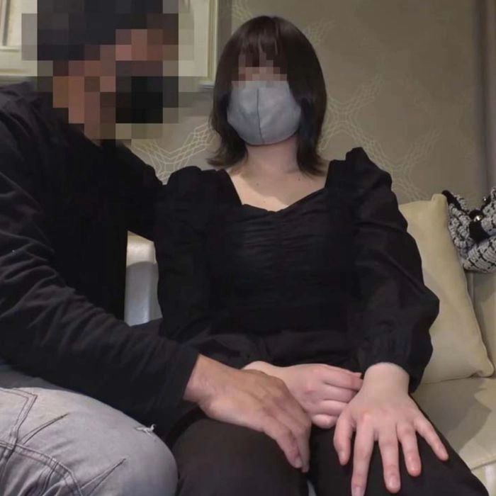 処女貫通ドキュメント「恥ずかしさ隠しにふざけてみるが結局おじに膜を破られ知らずに中に注がれる」