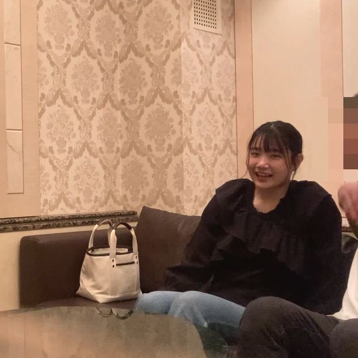 普通の女子大生ゆいちゃん　２１歳　初めての生中