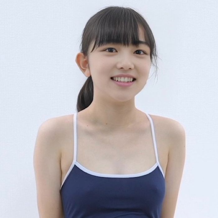 18才ひなたちゃん 生まれたままのオールヌード【FHD/30p/20Mbps】