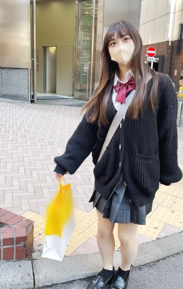 【限定公開中】6月芸能活動スタート”ミス〇〇”ファイナリスト進出の１８歳正統派美女と中出しハメ撮り旅行。