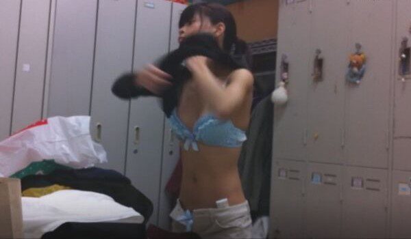 歯科衛生士の卵　実習生の着替え② 15175461