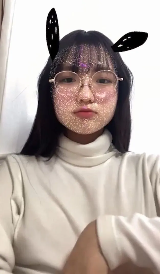 眼鏡女子の自撮りオナニーライブイ◯スタ