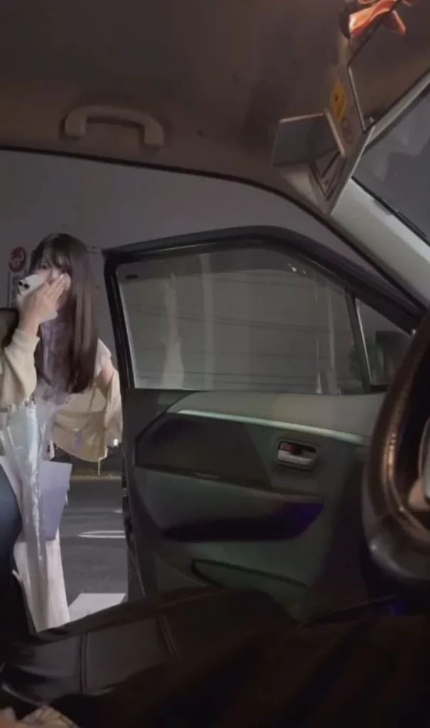 23歳極美女の手技で悶絶爆発! 1 23歳極美女の手技で悶絶爆発!