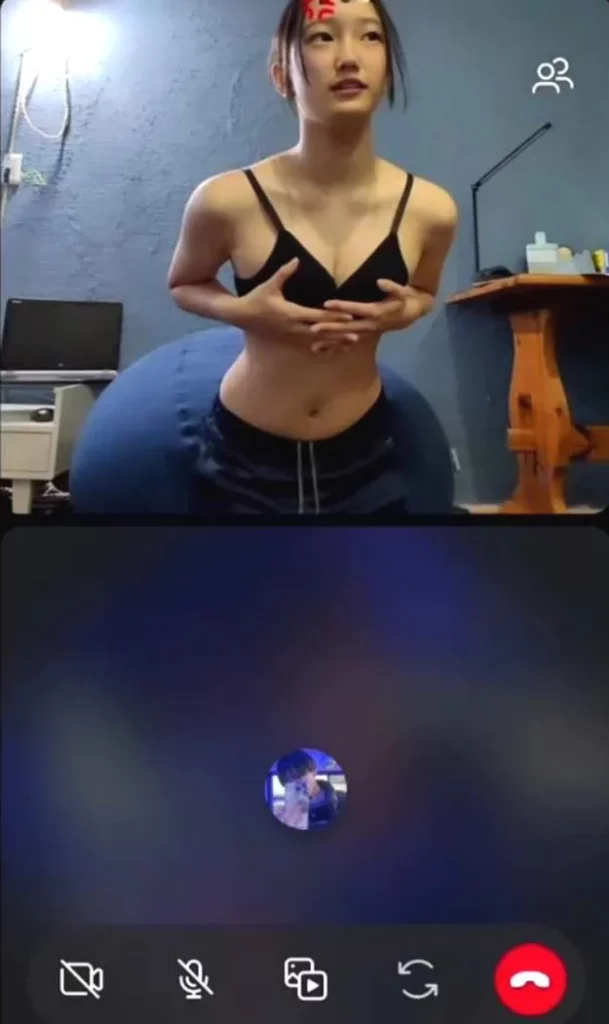 素人激かわ美乳パイパン美女のアへ顔オナニー