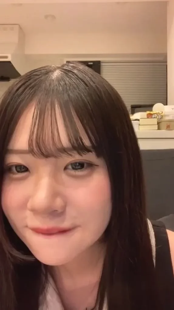 フォロワー5万人地下アイドルzoomで特別なファンサ配信