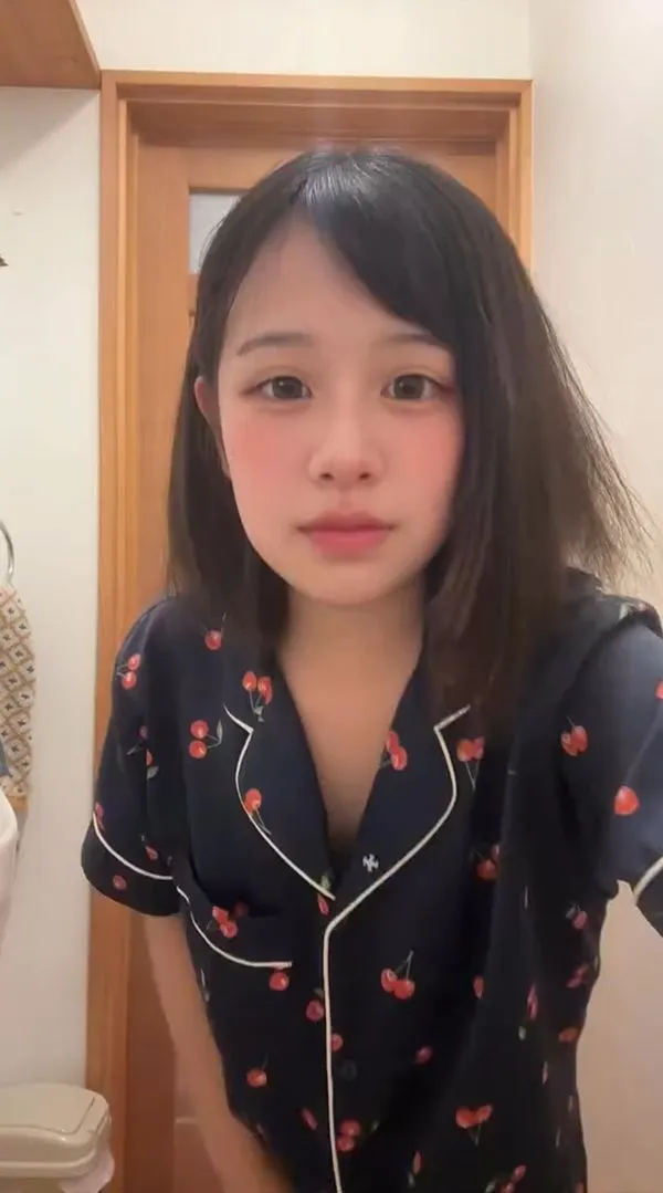 変態で可愛いJDさんのHな自撮り【ZIP】