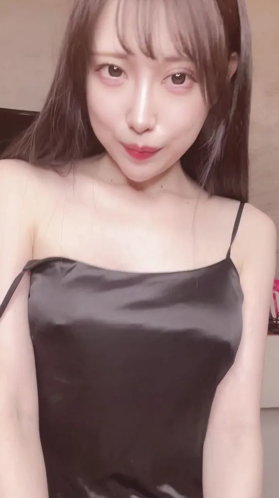 ファンからもらった大人のおもちゃを試すアイドル 1 ファンからもらった大人のおもちゃを試すアイドル