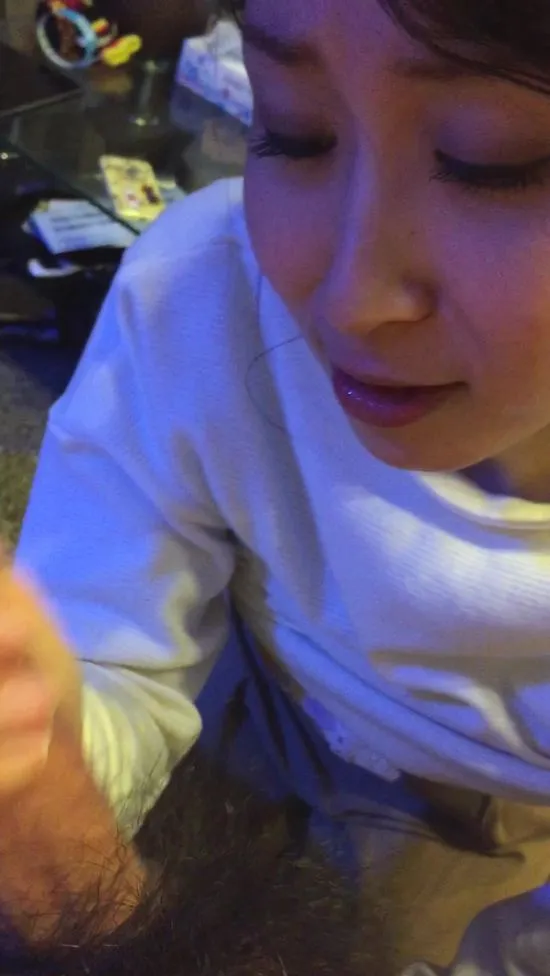 えっちなお姉さんに顔射