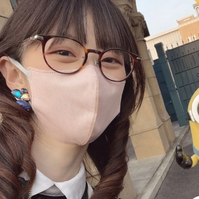 普段は看護師として働くド変態ちゃん。仕事の合間にビデオ通話で相互オナニー