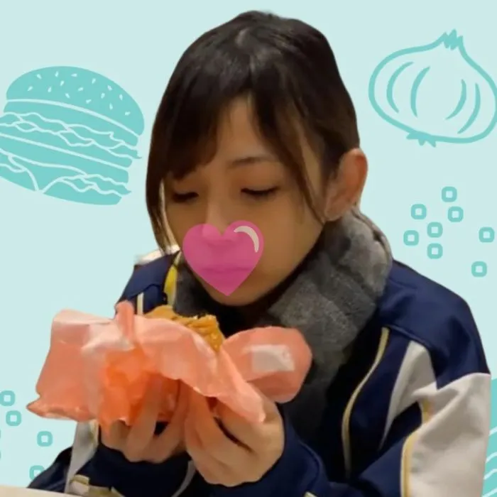 サークルのジャージで来た美〇女、手入れしてない剛毛マンコに容赦なく中出し