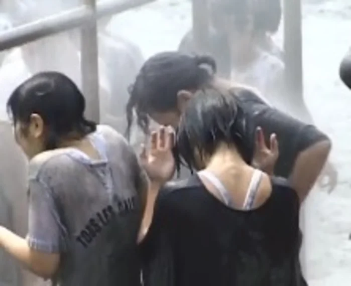 高画質　濡れたTシャツから、透ける下着