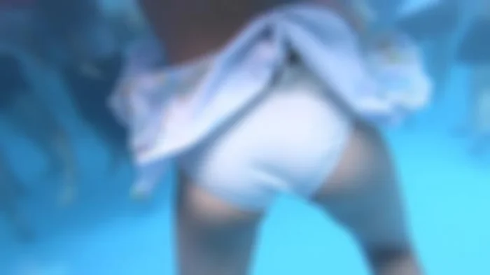 プールで最高の美形JKのケツ＆JKカップル