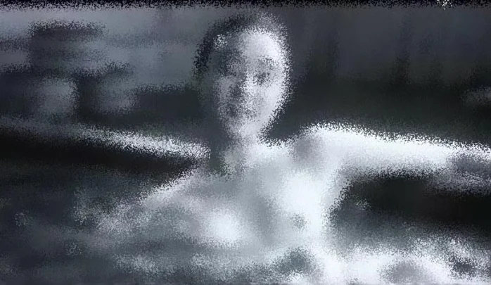 美人女優、体当たり全裸