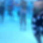 【超絶】大胆JKカップルのプール水中水着の中に手が！手コキ(後編)