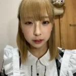 金髪のお姉さんがメイドコスプレをしてオナニーするzoom