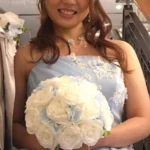 特典あり【無】　美人で笑顔がキュートなエッチな女性は変態ポーズで全裸姿を見せていた。