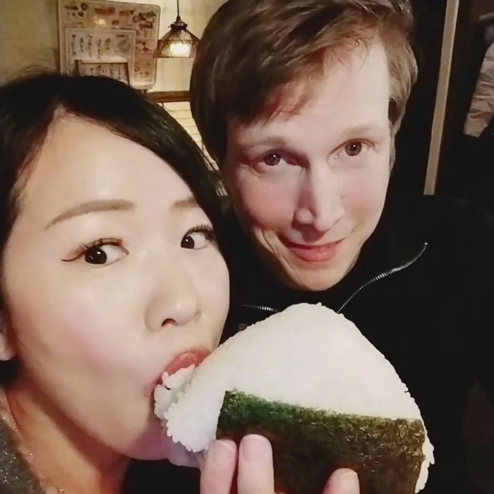 特典あり　日本女性は白人とのカップルとなり、以前はパコパコ大好きなスケベ女だった。