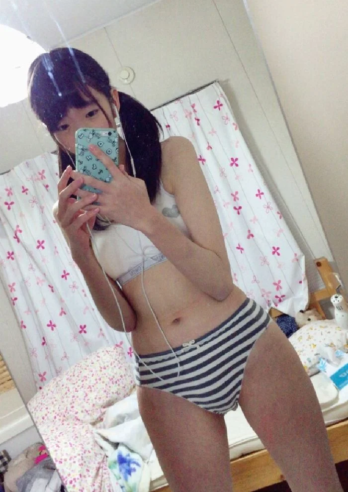 覚えたての若い身体を全部見せちゃうセット 2 覚えたての若い身体を全部見せちゃうセット