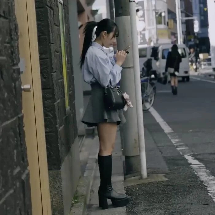 サボって歌舞伎町にいてた可愛い１８歳と待ち合わせ！そのままホテルで連続中出し！