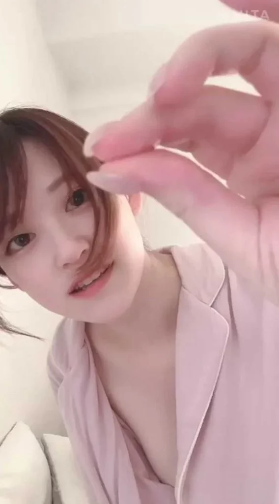 【W特典 計84分】快感に溺れて何度も果ててしまう一人エッチの濃密ドキュメント
